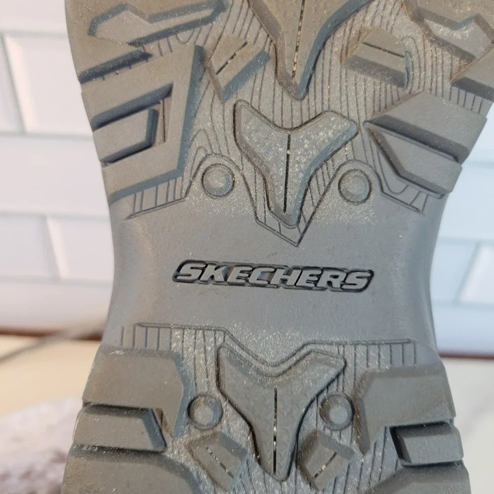 Skechers Trego Stormie Ankle Boot Grey Womens Size 8 Faux Fur Trim EUC